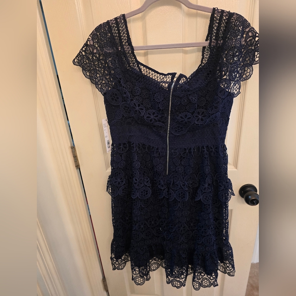 NWT Gianni Binni Natalie Lace Dress in size 12! Navy Blue